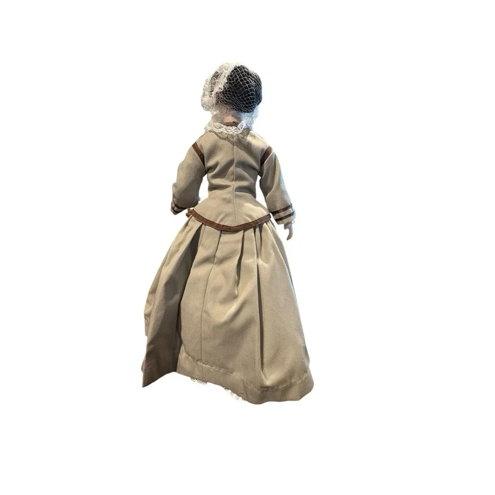 Florence Nightingale Doll –‎ United States Historical Society – w/ Lantern